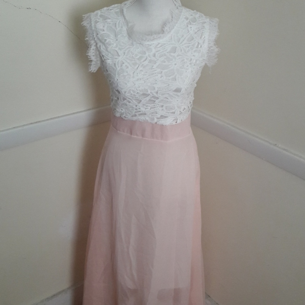 Feminine and flirty dress